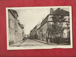 CPA  Provenant D'un Dépliant -  Boulay  -  (Moselle) - Rue Maréchal Foch - Hôtel Du Lion D'Or - Boulay Moselle