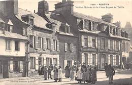 Pontivy          56      Vieilles Maisons De La Place Ruynet Du Taillis       (Voir Scan) - Pontivy