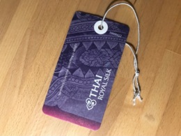 THAI AIRWAYS ROYAL SILK BUSINESS CLASS BAGGAGE TAG Something To Surprise, Something To Delight 10000422 - Etichette Da Viaggio E Targhette