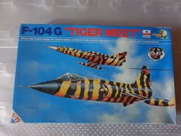 Maquette Avion Militaire-en Plastique-1/72 Esci F 104 G Tiger Meet  Ref  9013 - Avions