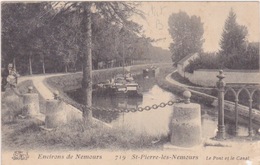 Environs De Nemours SAINT PIERRE LES NEMOURS Le Pont Et Le Canal ( Angle Grignoté En Bas à Droite Et Plié De Haut En Bas - Saint Pierre Les Nemours