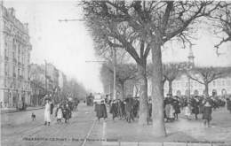 94-CHARENTON-RUE DE PARIS ET LES ECOLES - Charenton Le Pont