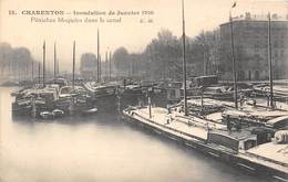 94-CHARENTON-INONDATION DE JANVIER 1910, PENICHES BLOQUEES DANS LE CANAL - Charenton Le Pont