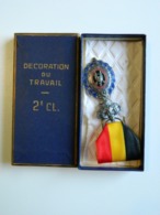 Insigne Médaille, Décoration Du Travail De 2°Classe Habileté Moralité - Bekwaamheid Zedelijkheid Dans Sa Boîte - Belgien