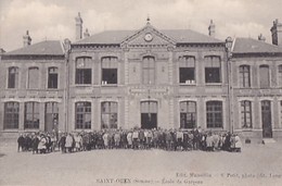 SAINT OUEN        ECOLE DE GARCONS     ELEVES  DANS LA COUR - Saint Ouen