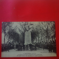 SAINT DIZIER LES DRAPEAUX DES ANCIENS COMBATTANTS AUTOUR DU MONUMENT - Saint Dizier