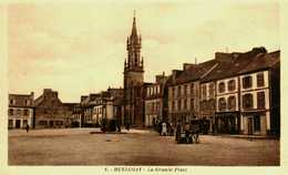 29    Finistère        Huelgoat    La Grande Place - Huelgoat