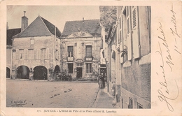 ¤¤  -  NOYERS   -  L'Hôtel De Ville Et La Place   -   ¤¤ - Noyers Sur Cher