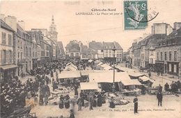 ¤¤  -  LAMBALLE   -  La Place Un Jour De Marché    -  ¤¤ - Lamballe