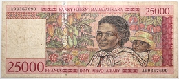 Madagascar - 25000 Francs - 1998 - PICK 82 - TB+ - Madagascar
