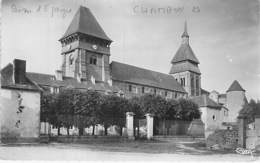 23 - CHAMBON Sur VOUEIZE L'Eglise Et La CISSE D'EPARGNE CPSM Village (930 H) Dentelée N/B Format CPA 1957 - Creuse - Chambon Sur Voueize