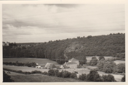 Photographie - Hameau Et Château Au Loin - Lieu à Situer - Fotografie