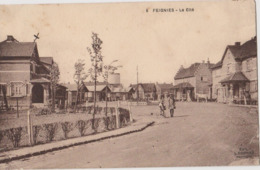 FEIGNIES (59) CPA - La Cité, Chateau D'eau Au Fond ? - Feignies