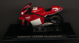 MOTO GP : YAMAHA YZR 500, MAX BIAGGI, 2001 - Moto