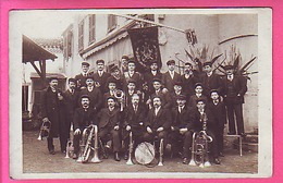 Saint SAINT JUST SUR LOIRE CARTE PHOTO 1911 UNION MUSICALE   ETENDARD DRAPEAU INSTRUMENTS MUSIQUE - Saint Just Saint Rambert