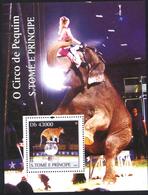 Mint S/S Art Circus Elephant Tiger 2004 From Sao Tome And Princepe - Cirque