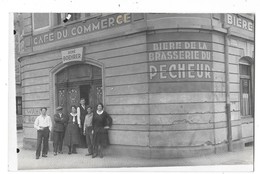 COLMAR (68) Carte Photo Devanture Café Du Commerce Angle Rue De Logelbach Animation - Colmar