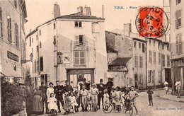 CPA De TOUL - Place... - Toul