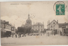 Bethenniville  51  L'Eglise _La Mairie Et La Place Tres Tres Animée-Roulottes De Gitans A Droite Epicerie -Café A Gauche - Bétheniville