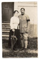 CPA 2889 - MILITARIA - Carte Photo Militaire - Soldat N° 8 Sur Le Col Avec Femme - Characters