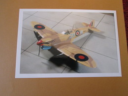 CAGI3 Format Carte Postale Env 15x10cm : SUPERBE (TIRAGE UNIQUE) PHOTO MAQUETTE PLASTIQUE 1/48e SPITFIRE DESERT AIR FORC - Airplanes