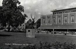 Arnhem (Gueldre) Willemsplein Met Het Hert (le Cerf) - Arnhem