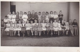AK Foto Gruppe Mädchen - Schulklasse 3. Klasse - Ca. 1930/50  (49465) - Children And Family Groups