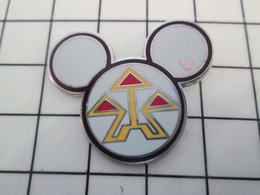 DISSPE Pins Pin's / Rare & Belle Qualité THEME DISNEY / GRAND PIN'S  DISNEY TRADING De 209 - Disney
