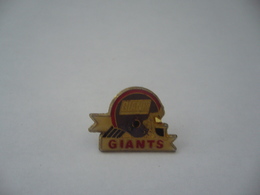 PIN'S PINS GIANTS THÈME BASEBALL OU FOOTBALL AMÉRICAIN CASQUE - Baseball