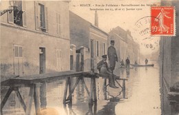 77-MEAUX-RUE DE FUBLAINES,RAVITAILLEMENT DES INONDES INONDATION DES 25/26/27/JANVIER 1910 - Meaux