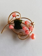 Broche Ornée De Fleurs (matériau à Déterminer) - Broschen