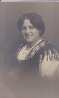 AK Foto Frau In Tracht - Dirndl - Ca. 1910 (49503) - Personnages