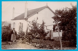 PHOTO Photographie : Le Jardinier (sa Femme, Sa Maison Et Son Récupérateur D'eau, Son Chat, Sa Bêche...) - Sonstige & Ohne Zuordnung