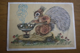 GOURMAND Squirrel By Golubev  - USSR Postcard 1967 Mushroom Champignon - Mushrooms