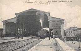 Nîmes        30     Intérieur  De La Gare Du P.L.M  Avec Train     (voir Scan) - Nîmes