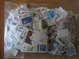 VEND LOT DE 2500 TIMBRES DE FRANCE , DIFFERENTS !!! (a) - Collections