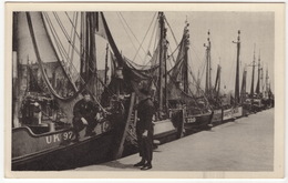 Urk. Binnensloot (met Urker Vissersboten UK97, UK220 E.a.) - (Uitgave: Foto Wakker, Urk) - Holland - Urk