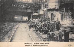 GREVE DES CHEMINOTS DU NORD- LA LIGNE DU NORD OCCUPEE MILITAIREMENT - Pariser Métro, Bahnhöfe