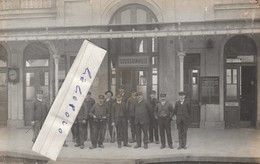 GOUSSAINVILLE - Les Cheminots Qui Posent Sur Le Quai De La Gare   ( Carte Photo ) 1/2 - Goussainville