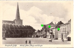 NEUSTADT Holstein Adolf Hitler Platz Mit Kirche Belebt Flaggenschmuck Der Zeit Gelaufen 29.7.1941 - Neustadt (Holstein)