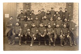 CPA 2897 - MILITARIA - Carte Photo Militaire - Croix - Rouge / Service De Santé - Brancardiers N°16 Sur Quelques Cols - Personnages