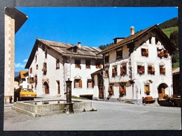 Bergün GR  Dorfplatz/ Oldtimer Auto - Bergün/Bravuogn