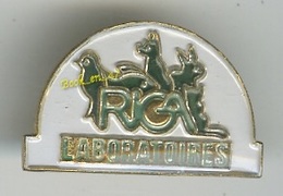 {49225} Pin's " RIGA Laboratoires " - Médical