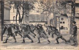 PARIS-POMPIERS DE PARIS,EXERCICES D'ENTRAINEMENT  MOUVEMENTS D'ASSOUPLISSEMENT - Autres & Non Classés