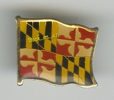 {49213} Pin's " Drapeau " , à Identifier - Otros & Sin Clasificación
