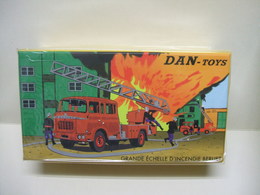 DAN-TOYS Réf 077 (DINKY Réf 568) Pompiers Berliet GRANDE ECHELLE 1/43 - Neuf En Boîte - Dinky