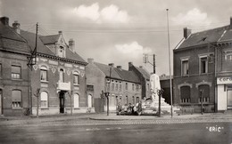 CPSM - 62 - VITRY-EN-ARTOIS - Le Monument Aux Morts Et Un Coin De La Place - Vitry En Artois