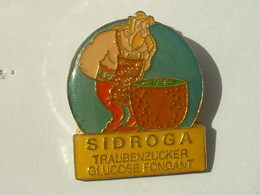Delcampe - Pin's BD ASTERIX - CETAUTOMATIX - SIROP SIDROGA - GLUCOSE FONDANT - SUCRE - BD