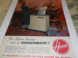 ANCIENNE  PUBLICITE MAMAN HEUREUSE AVEC SA  HOOVERMATIC 1960 - Autres Appareils