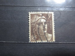 VEND BEAU TIMBRE FRANCE N° 715 , FOND LIGNE !!! (g) - Used Stamps